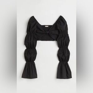 H&M: Black Puff Sleeve Crop Top